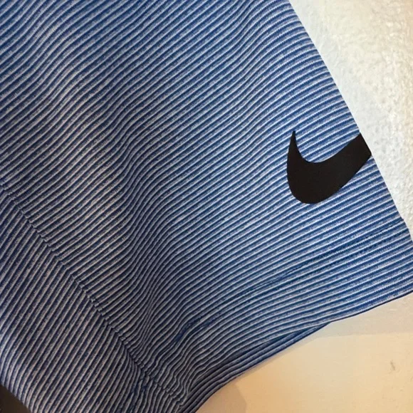 Nike Men's Blue Golf Shirt - Picture 3 of 7
